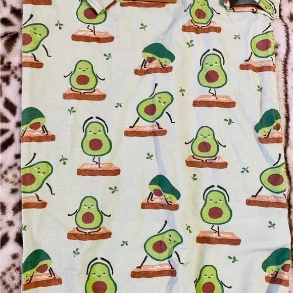 Angel Dear Bamboo Avocado Yoga Sleeper Gown with Elastic Bottom Size 0-3M - Picture 2 of 4